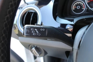 Volkswagen up! Volkswagen up! 1.0 75pk high up! NL-Auto NAP Panoramadak Fender Airco Carplay Stoelverwarming CPV El. Ramen - afbeelding nr 18
