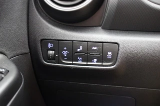 Hyundai Kona Hyundai Kona Electric Premium 64 kWh - Carplay, Camera, Leer, Stoelverw. - afbeelding nr 25