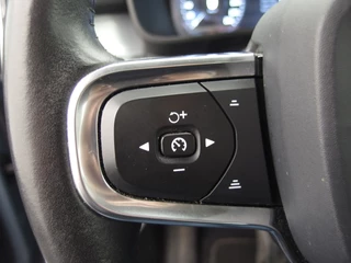 Volvo XC40 AUTOMAAT / TREKHAAK / FULL LED / STOELVERW / CARPLAY / CAMERA / NAVI / CLIMA / NL-AUTO - afbeelding nr 28