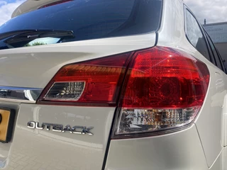 Subaru Outback Subaru Outback 2.5i-X Luxury Automaat Trekhaak Stoelverwarming - afbeelding nr 17