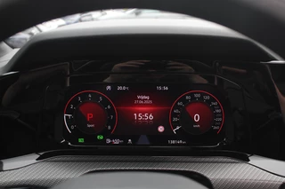 Volkswagen Golf Volkswagen Golf 1.5 eTSI R-Line / Panoramadak / Camera / Harman Kardon / Matrix LED / 18'' / Navigatie / DAB / ACC / Dodehoek / Stuurverwarming / Stoelverwarming - afbeelding nr 18