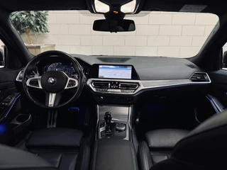 BMW 3 Serie BMW 3 Serie Touring 320i M-Sport | 20