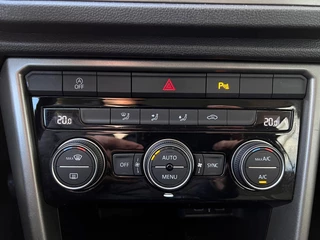 Volkswagen T-Roc Volkswagen T-Roc 1.0 TSI Style | Adaptive Cruise Control | Climate Control | Navi | PDC | Trekhaak | Apple Carplay/Android Auto | - afbeelding nr 16