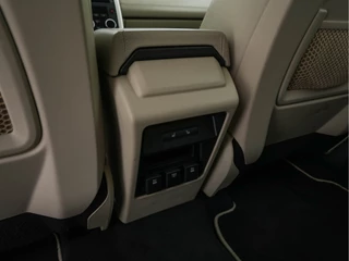 Land Rover Discovery Sport Aut.*WINDSOR-FULL-LEATHER | NAVI-FULLMAP | SHIFT-PADDLES | MEMORY-PACK | COMFORT-SEATS | PDC | CRUISE | ECC | TOWBAR | CAMERA | XENON | HEATED-SEATS | LANE-ASSIST | 19