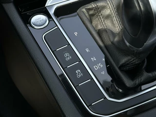 Volkswagen Passat Volkswagen Passat Variant 1.8 TSI HIGHLINE FACELIFT, PANO, NAVI, CRUISE, LEDER/ALCANTARA, ECC-AIRCO, DIGITAL, KEYLESS, ERGO-COMFORT, LICHTMETAAL 17
