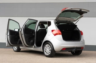 Kia Venga Kia Venga 1.4 CVVT Vibe Panodak, navigatie, achteruitrijcamera - afbeelding nr 7