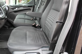 Ford Transit Custom Keurige nette en luxe Ford Transit Custom, slechts 47.000km !. Airco, schuifdeur li+re, LM wielen, stoel-, spiegel- en voorraamverw., side en lane assist, 3-zits, navigatie, telefoonvoorb., camera, pdc v+a, cruise cntrl etc. - afbeelding nr 6