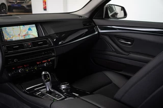 BMW 5 Serie BMW 5-serie Touring 520i 184 PK|M-Sport Executive|Org NL|1ste Eig|Leder|Navi Pro|Xenon|Dealer Onderhouden - afbeelding nr 17