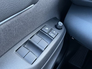 Toyota Yaris Cross Toyota Yaris Cross 1.5 Hybrid 115 Active | Apple CarPlay Android Auto | DAB | Achte - afbeelding nr 13
