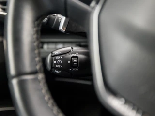 Peugeot 5008 Automaat (APPLE CARPLAY, MEMORY SEATS, STOELVERWARMING, LEDER, 360 CAMERA, KEYLESS, GETINT GLAS, DAB+, NIEUWE APK, NIEUWSTAAT) - afbeelding nr 23