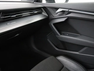 Audi A3 Audi A3 30 TFSI S edition | Carplay | Trekhaak | Sportstoelen | Navigatie | Virtual Cockpit | Half leder | Full LED | Climate control | Cruise control | Getint glas - afbeelding nr 22