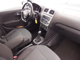Volkswagen Polo Volkswagen Polo 1.0 BlueMotion Edition AUTOMAAT / NAVI / AIRCO / CRUISE / PDC / BLUETOOTH / NL-AUTO - afbeelding nr 40