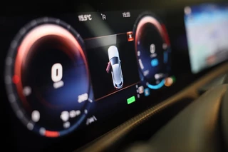 Mercedes-Benz A-Klasse Mercedes-Benz A-klasse 250 e AMG 45 Look / AUT / Digital Cockpit / Cruise Control / Sfeerverlichting / Camera / Pano / 19 Inch - afbeelding nr 11