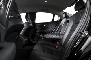 Volvo S60 Volvo S60 2.0 T5 250 PK Intro Edition - Automaat | Dig. Cockpit | Adapt. Cruise | Leder | Elek. bestuurderstoel met geheugen | Stoelverw. | PDC | Camera | NAV + App. Connect | ECC | DAB | Elek. Trekhaak | LM 19