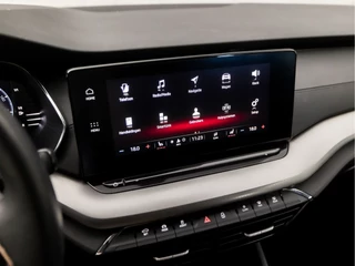 Škoda Octavia Automaat (APPLE CARPLAY, GROOT NAVI, VIRTUAL COCKIT, CAMERA, STOELVERWARMING, SPORTSTOELEN, LED KOPLAMPEN, CRUISE, PARKEERSENSOREN, NIEUWE APK, NIEUWSTAAT) - afbeelding nr 28