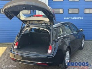 Opel Insignia Opel Insignia Sports Tourer 2.0 CDTI Cosmo * Automaat * Airco * Cruise Control * - afbeelding nr 4