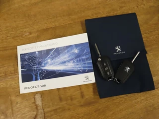 Peugeot 308 Peugeot 308 SW 1.2 PureTech Blue Lease Premium [TREKHAAK, 6-BAK, APPLE CARPLAY, ANDROID, CAMERA, HALF LEDER, PDC V+A, CRUISE, NIEUWSTAAT] - afbeelding nr 22