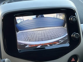 Toyota Aygo Toyota Aygo 1.0 VVT-i x-play | Achteruitrijcamera | Cruise Control | Airconditioning | Elektrische Ramen | - afbeelding nr 15