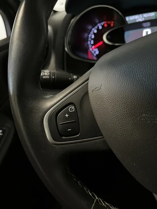 Renault Clio Renault Clio Estate 0.9 TCe Intens Clima Navi Carplay Cruise - afbeelding nr 19