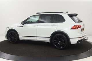 Volkswagen Tiguan Volkswagen Tiguan 1.5 TSI R-Line | Panoramadak | 360 camera | Trekhaak | Full LED | Stoelverwarming | Carplay | Harman-Kardon | Adaptive cruise | Navigatie - afbeelding nr 2