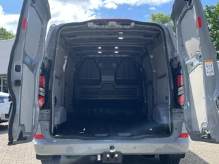 Ford Transit Custom Ford Transit Custom 320 2.0 TDCI L2H1 Limited | 136pk | Trekhaak | Driver Assistance Pack Premium | Stuurwielverwarming | Stoel - Bank | Achteruitrijcamera - afbeelding nr 9