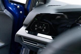 Volkswagen Golf Volkswagen Golf 2.0 TSI R 4Motion Performance Akrapovic HUD - afbeelding nr 52