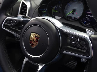 Porsche Cayenne Porsche Cayenne 3.0 S E-Hybrid 410PK / Porsche Sport Design / LED - afbeelding nr 21