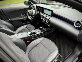 Mercedes-Benz CLA Mercedes CLA-klasse 250 e AMG CLA250e Coupe Panoramadak|Keyless|Camera 360°|Advanced sound|Sfeerverlichting|Head-up|Night pakket|Multibeam LED - afbeelding nr 3