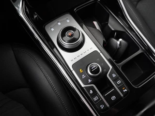 Kia Sorento Kia Sorento 1.6 T-GDI Plug-in Hybrid 4WD Edition 7-persoons - Navigatie - Lederen bekleding - Stoelverwarming - Trekhaak - Fabrieksgarantie tot 10-2028 - afbeelding nr 37