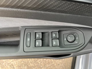 Volkswagen Golf Volkswagen Golf 1.5 eTSI 150 pk DSG R-LINE Panoramadak IQ LIGHT Achteruitri - afbeelding nr 16
