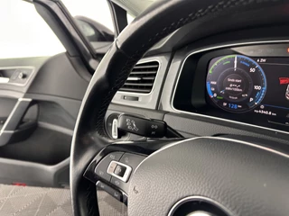 Volkswagen e-Golf Aut. *VIENNA-FULL-LEATHER | HEAT-PUMP | ADAPTIVE-CRUISE | FULL-LED | HEATED-SEATS | BLIS | DIGI-COCKPIT | NAVI-FULLMAP | SPORT-SEATS | CCS-FASTLOADER | KEYLESS | DAB+ | ECC | AMBIENT-LIGHT | - afbeelding nr 19