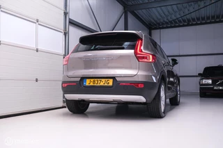 Volvo XC40 Volvo XC40 1.5 T2 Momentum | Schuifdak | Trekhaak | Camera | LED | stoel & stuurwielwarming | - afbeelding nr 3