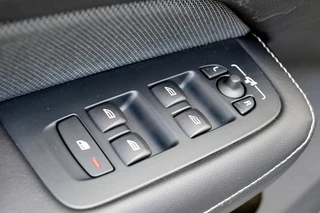 Volvo V60 Volvo V60 2.0 T5 R-Design Rijklaarprijs-Garantie Leder Led Apple carplay Rondom zicht camera - afbeelding nr 31