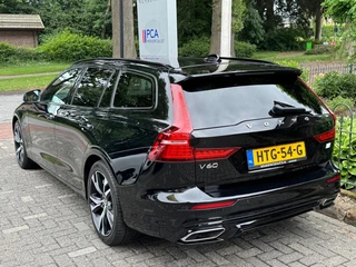 Volvo V60 Volvo V60 2.0 T6 Recharge AWD R-Design R-Design/Airco/Lichtmetalen velgen/Stoelverw. - afbeelding nr 38