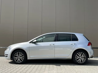 Volkswagen Golf Volkswagen Golf 1.2 TSI 110pk Allstar | keyless | camera | clima - afbeelding nr 14