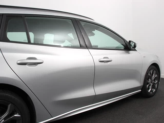 Ford Focus Ford Focus Wagon 1.0 125pk Hybrid Automaat ST Navigatie Climate control cruise control Carplay LM velgen Parkeersensoren Led Matrix koplampen - afbeelding nr 30