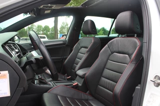 Volkswagen Golf Volkswagen Golf 2.0 TSI GTI TCR / Akrapovic / Panoramadak / Camera / 19'' / Leder / Navigatie / Keyless / Dynaudio / Dodehoek / Stoelverwarming / DAB / ACC - afbeelding nr 4