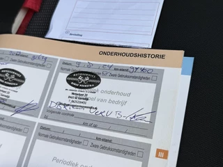 Citroën C4 Cactus Citroen C4 Cactus 1.2 PureTech Shine 110pk Navigatiesysteem | Climate control | Cruise control | Multifunctioneel stuurwiel | Trekhaak | Isofix | Getint glas | Inparkeerhulp | Parkeersensoren voor en achter | Achteruitrijcamera - afbeelding nr 52