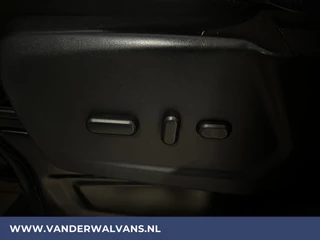 Ford Transit Ford Transit 2.0 TDCI 131pk L3H2 Euro6 Airco | Camera | Navigatie | Apple Carplay | Android Auto Cruisecontrol, Parkeersensoren, Elektrisch verstelbare bestuurdersstoel, Verwarmde voorruit, Stoelverwarming, Bijrijdersbank - afbeelding nr 19
