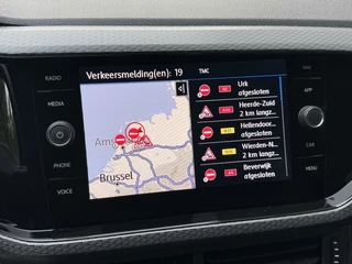 Volkswagen T-Cross Volkswagen T-Cross 1.0 TSI R-line Automaat | LED | Trekhaak |  Getint glas | Climate control | Cruise control adaptief | Lane assist | Dode hoek detectie | DAB | Navigatiesysteem | Inklapbare spiegels | Parkeersensoren voor en achter - afbeelding nr 14