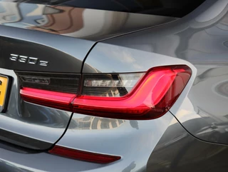 BMW 3 Serie BMW 3-serie 330e High Executive M-sport | H&K audio | Schuif/kanteldak | ACC | Dodehoekdetectie | Laser LED | Head-up display | - afbeelding nr 27