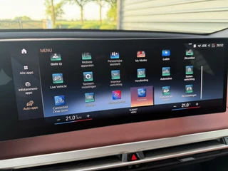 BMW iX BMW iX xDrive40 High Executive 77 kWh SOH 99% Led v+a Auto.inparkeren Pano - afbeelding nr 19