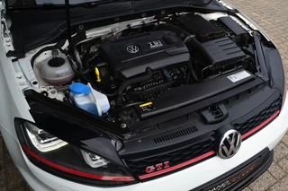 Volkswagen Golf Volkswagen Golf 2.0 TSI GTI Clubsport 265PK Dynaudio/Camera/19''/DSG - afbeelding nr 53
