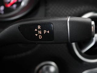 Mercedes-Benz A-Klasse Mercedes-Benz A-klasse 180 Urban | Stoelverwarming | Navigatie |  Sportstoelen | Half leder | Cruise control | Park Assist | Airco | Bluetooth - afbeelding nr 17