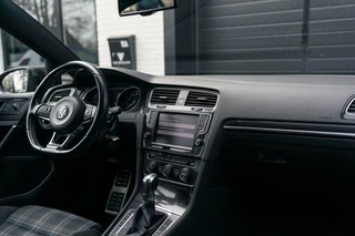 Volkswagen Golf Volkswagen Golf 1.4 TSI GTE  LED / Camera / Carplay - afbeelding nr 16