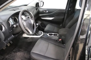 Nissan Navara Nissan NAVARA 2.3 dCi PICK UP 4X4 - afbeelding nr 3