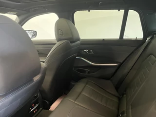 BMW 3 Serie BMW 3-serie Touring 330e xDrive Panoramadak Adaptive Cruise Innovation Pack Comfort Pack Travel Pack Full Options! - afbeelding nr 15