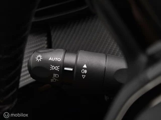 Peugeot 208 PEUGEOT 208 1.2 PURETECH ACTIVE/AIRCO/PDC/CARPLAY/LED/BLUETOOTH/LANE ASSIST/NAVI/CRUISE - afbeelding nr 42