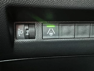 Peugeot 2008 Peugeot 2008 1.2 130 PK Automaat Allure Navi* Carplay Camera Stoelverwarming ACC DAB Keyless 17 Inch Velgen Parkeersensoren - afbeelding nr 31