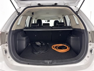 Mitsubishi Outlander Aut. *NAVI-FULLMAP | LEATHER-FABRIC | COMFORT-SEATS | CAMERA | ECC | KEYLESS | SHIFT-PADDLES | TOWBAR | 16